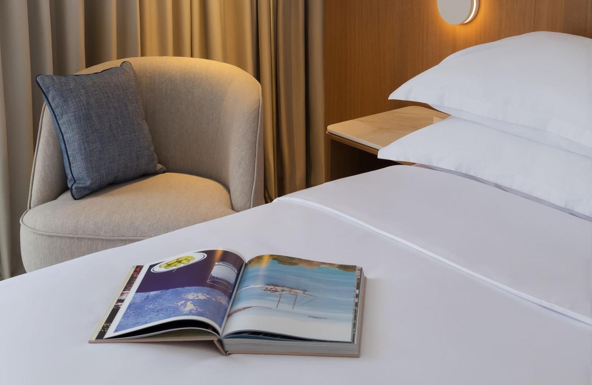 Bluesun Hotel Elaphusa Bol Phòng bức ảnh